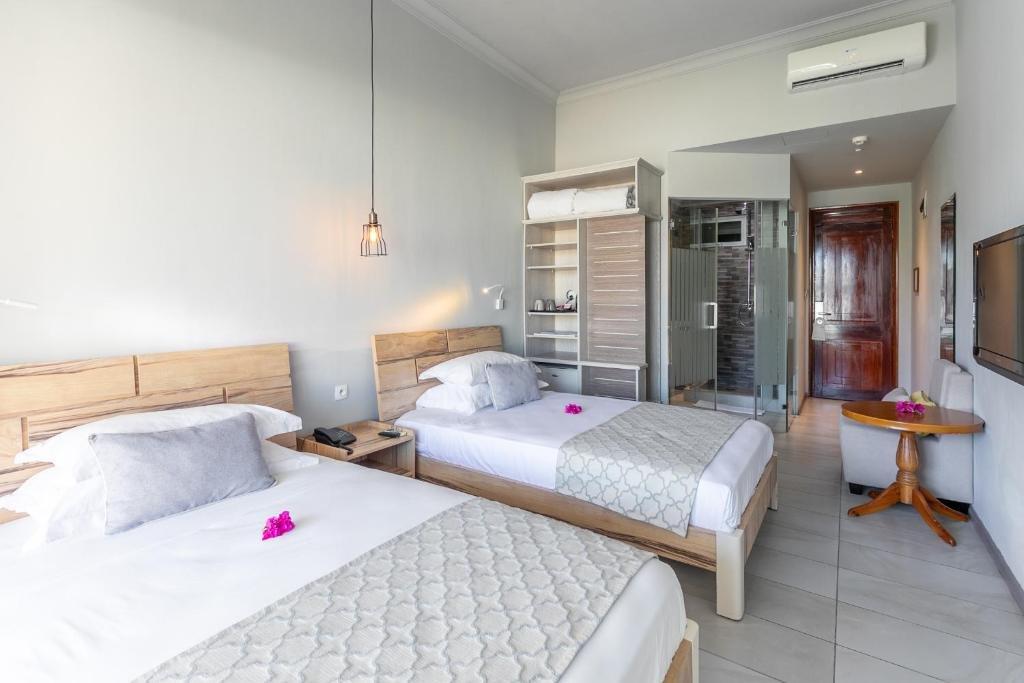 Hotel Le Peninsula Bay Beach Resort & Spa