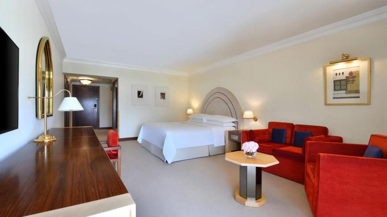 Sheraton Grand Doha Resort & Convention Hotel
