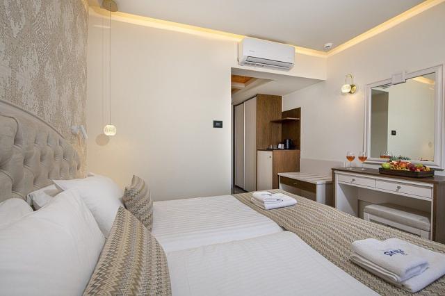 Hotel Vantaris Luxury Beach Resort