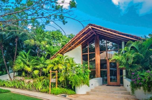 Hotel Mahekal Beach Resort