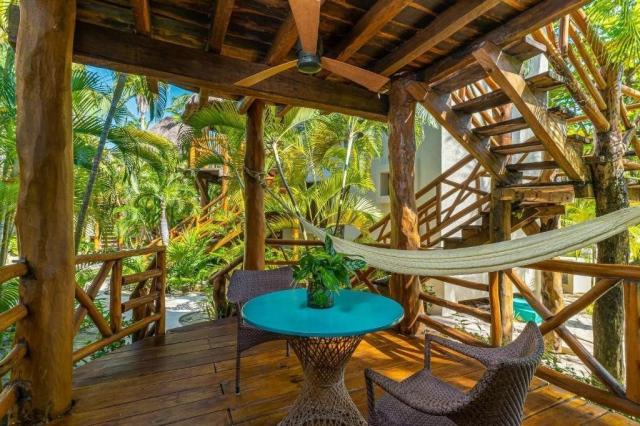 Hotel Mahekal Beach Resort