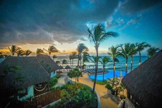 Hotel Mahekal Beach Resort