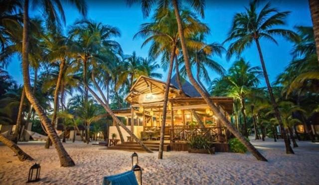 Hotel Mahekal Beach Resort