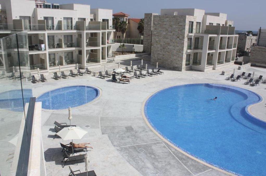 Amphora Hotel & Suites