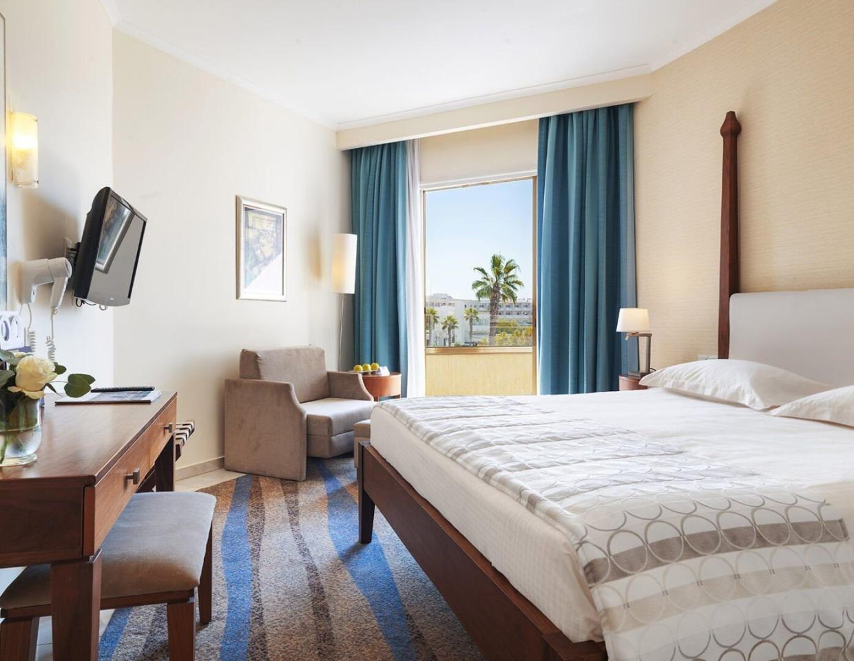 Hotel Alexander The Great Beach