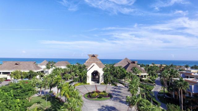 Luxury Bahia Principe Akumal