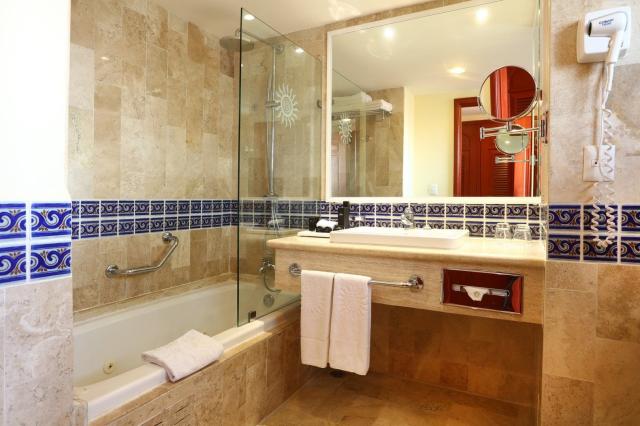 Luxury Bahia Principe Akumal