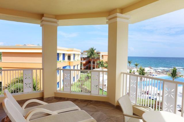 Luxury Bahia Principe Akumal