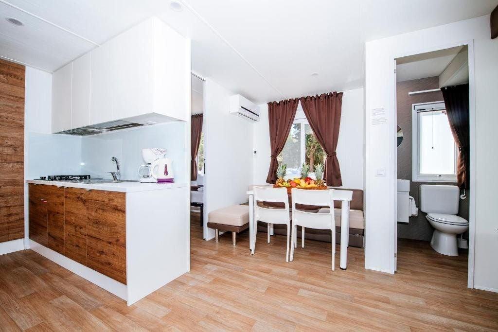 Zaton Holiday Resort-Mobile homes
