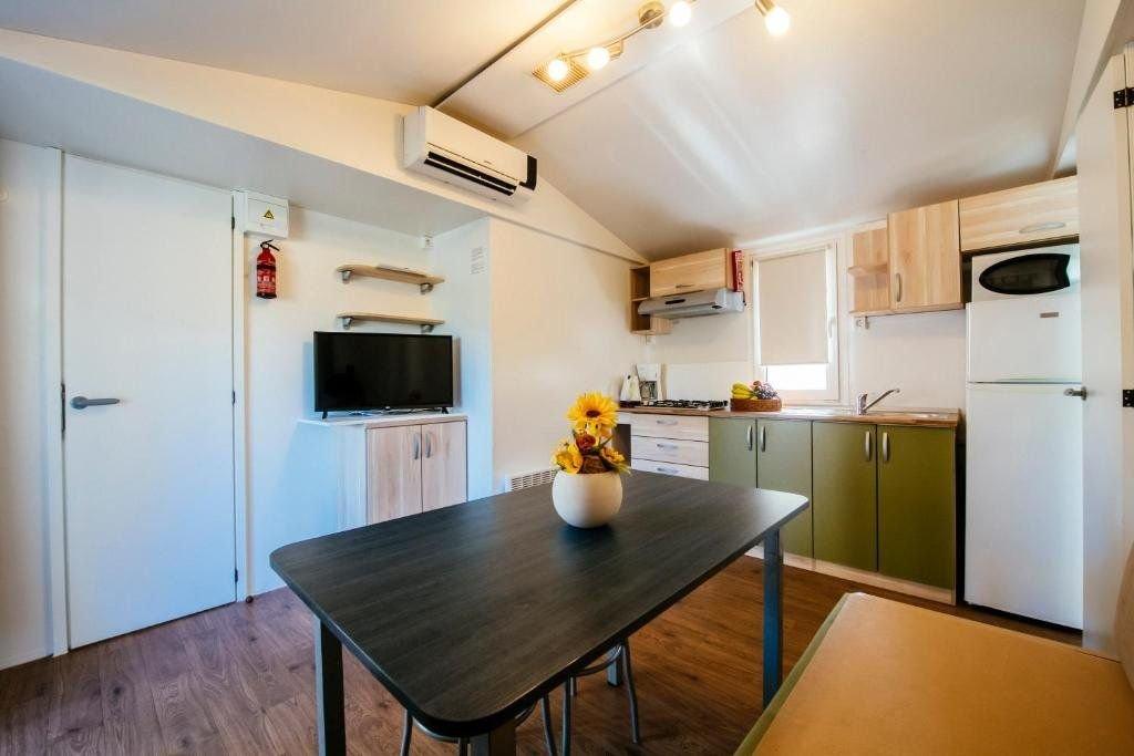Zaton Holiday Resort-Mobile homes