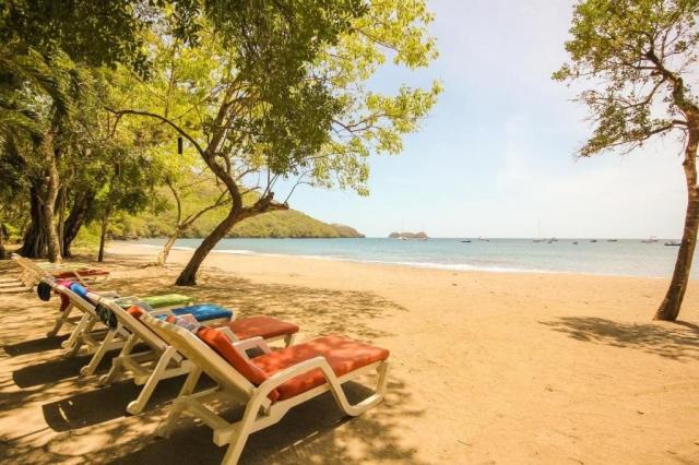 Bosque Del Mar Playa Hermosa