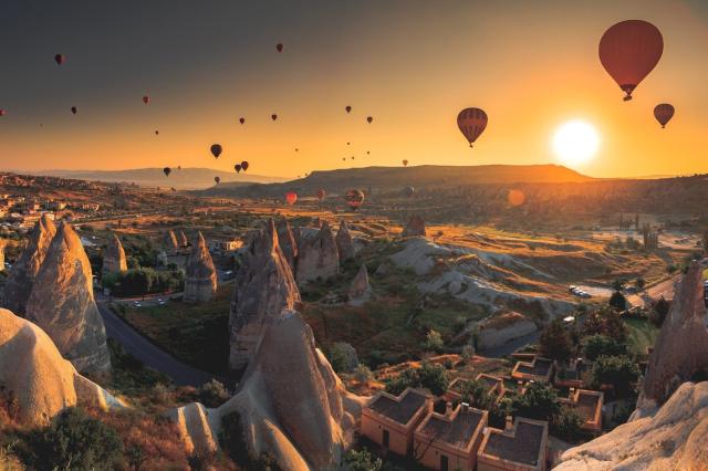 Orient Express & Hotel Dream World Palace