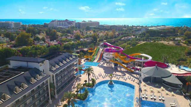Orient Express & Hotel Dream World Palace