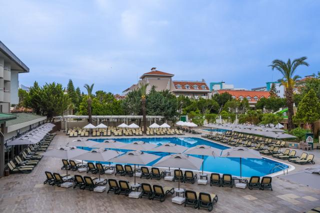 Orient Express & Hotel Side Breeze