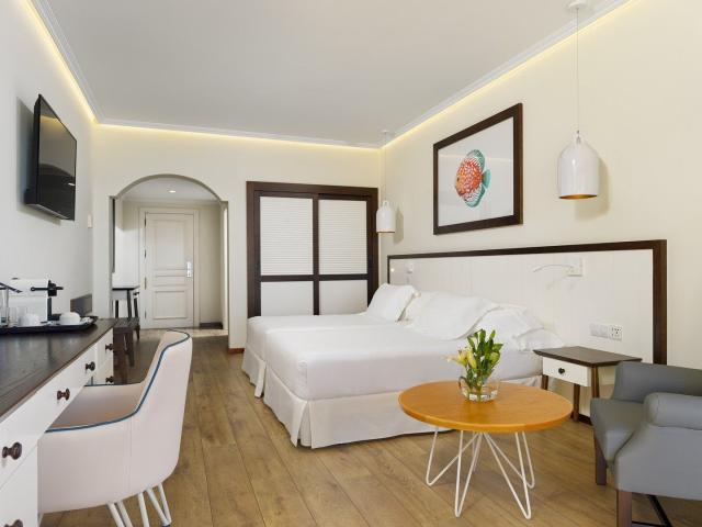 H10 Playa Esmeralda