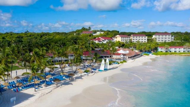 Pineapple Beach Club