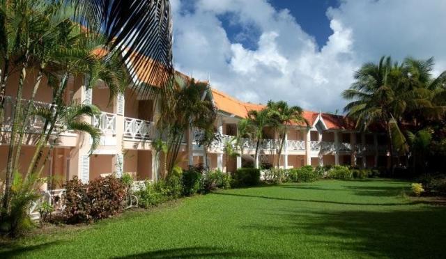 Coco Reef Resort & Spa
