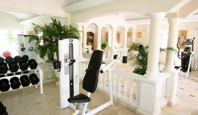 Coco Reef Resort & Spa