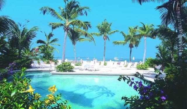 Coco Reef Resort & Spa