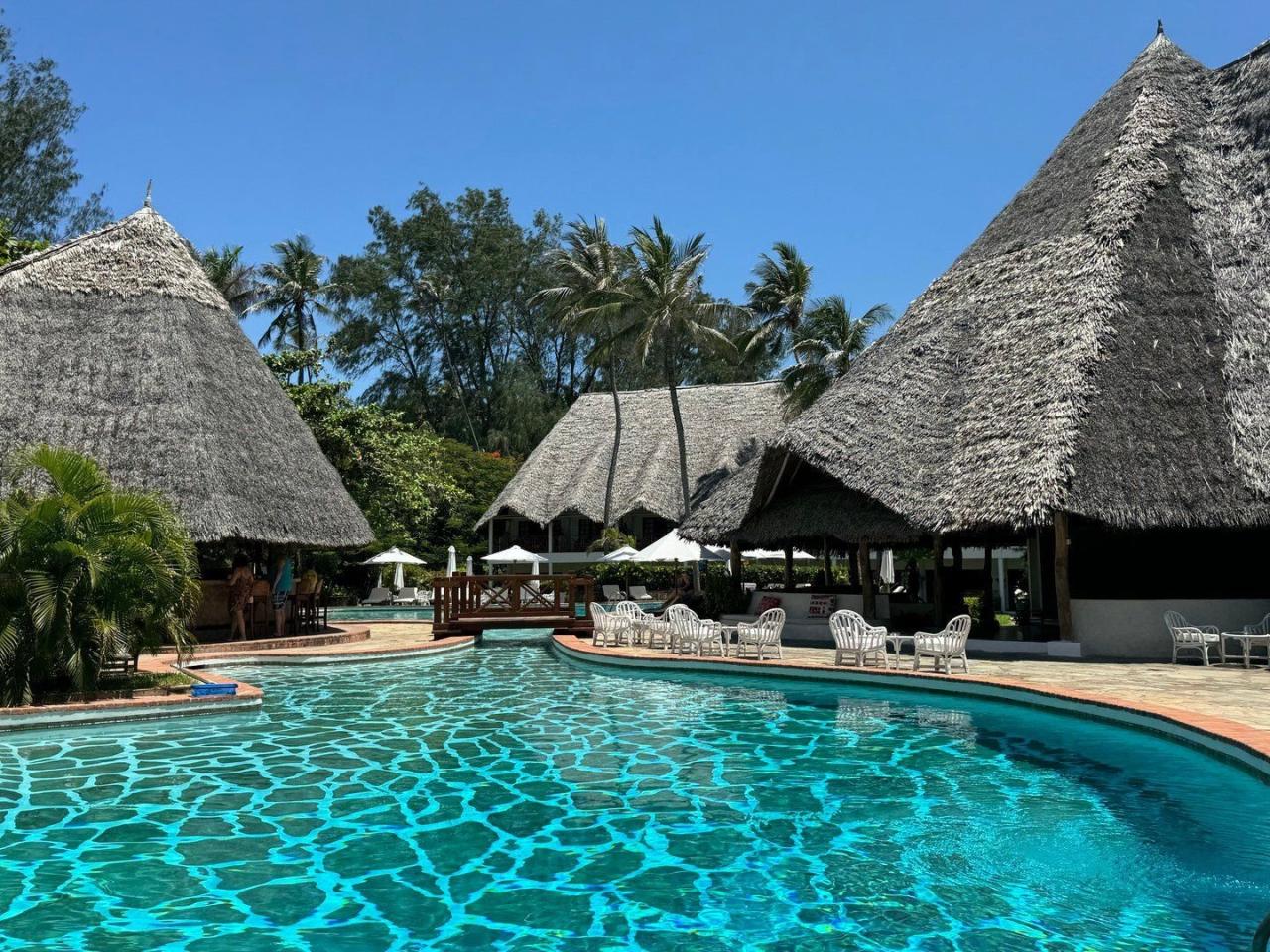 Hotel Blue Bay Village