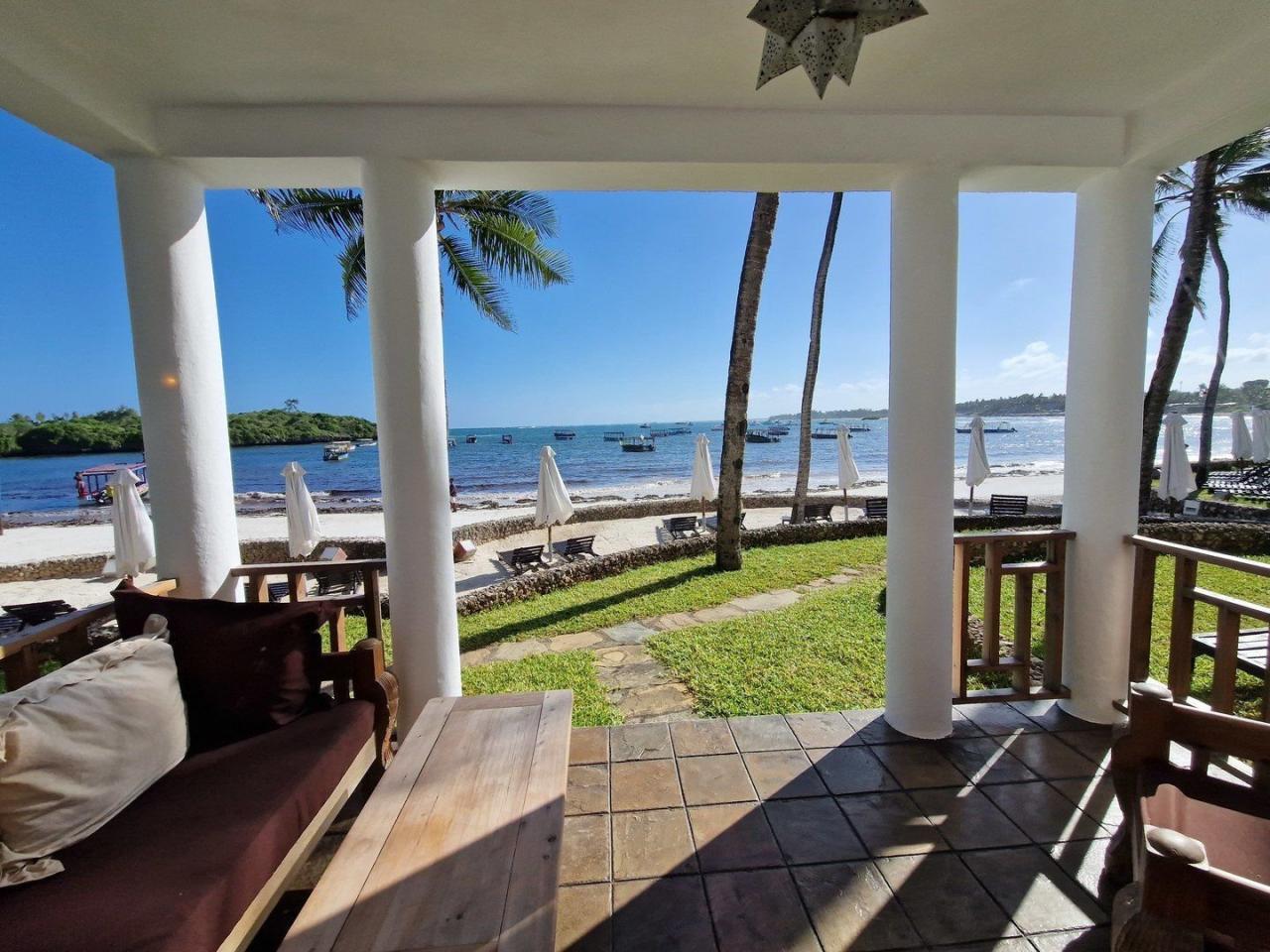 Hotel Blue Bay Village