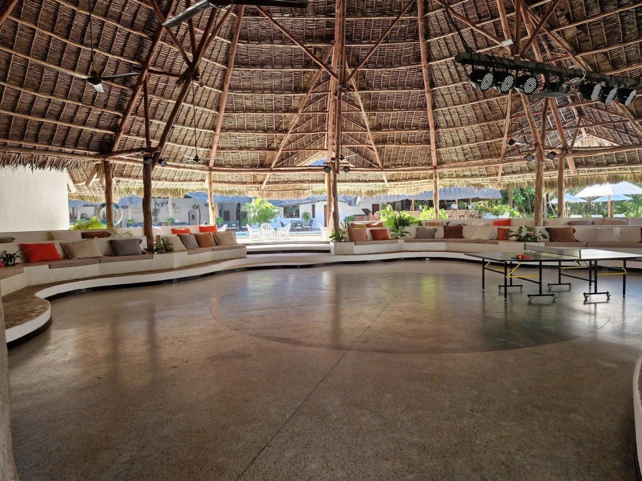 Hotel Blue Bay Village