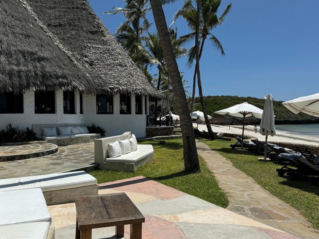 Hotel Blue Bay Village