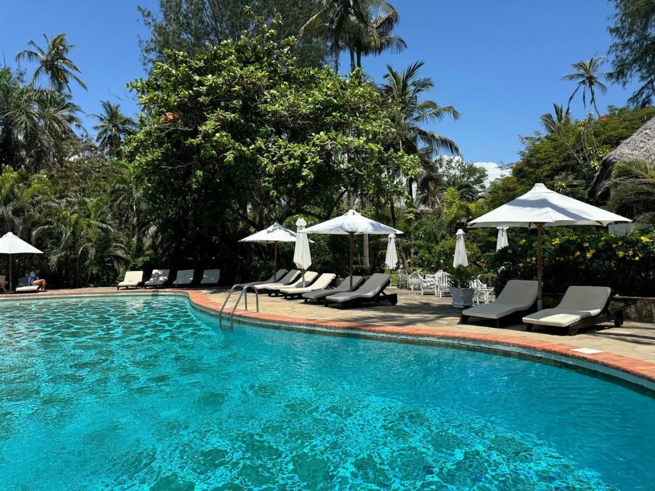 Hotel Blue Bay Village