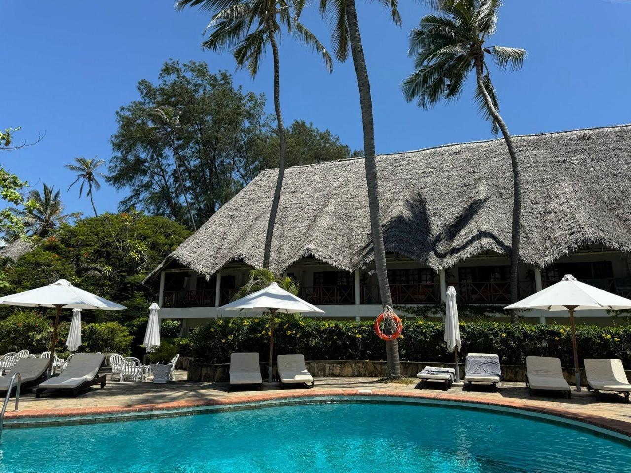 Hotel Blue Bay Village