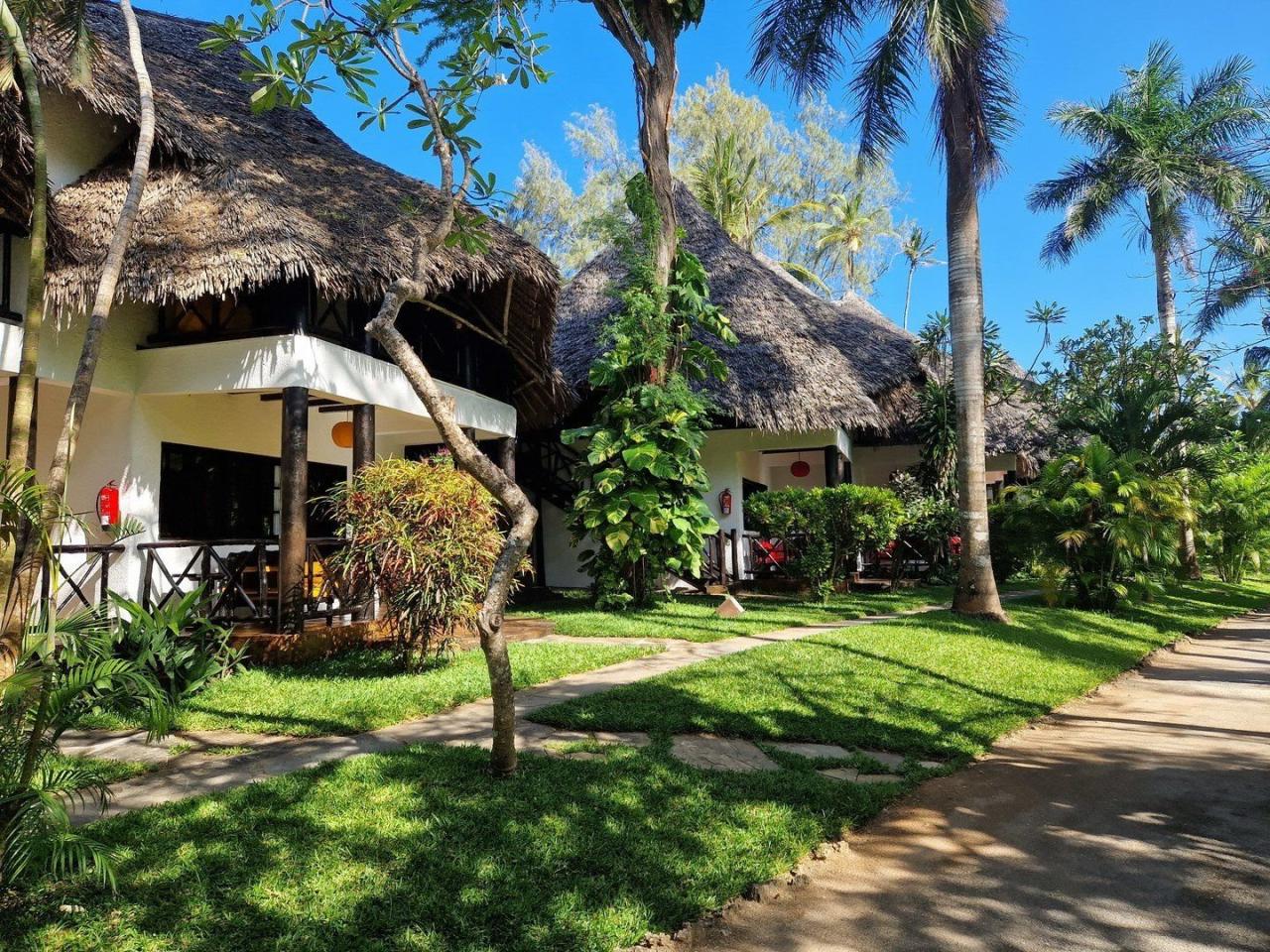 Hotel Blue Bay Village