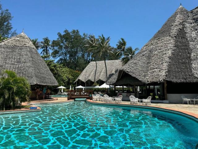 Hotel Blue Bay Village
