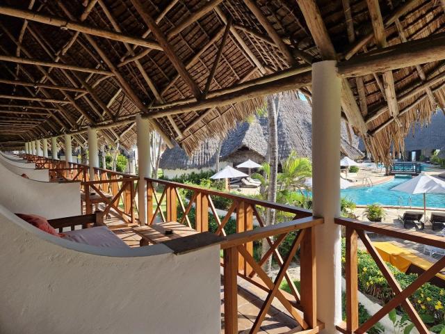 Hotel Blue Bay Village
