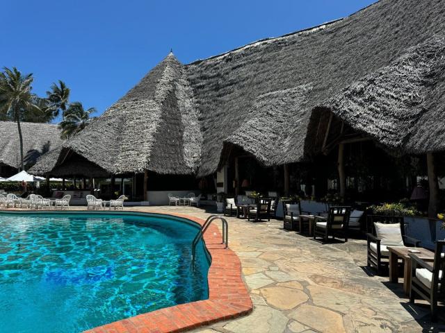 Hotel Blue Bay Village