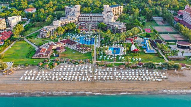 Orient Express & Hotel Crystal Tat Beach