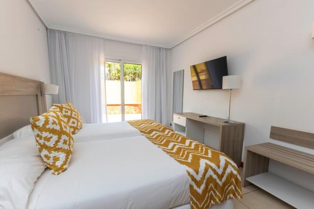 Hotel Landmar Costa Los Gigantes Family Resort