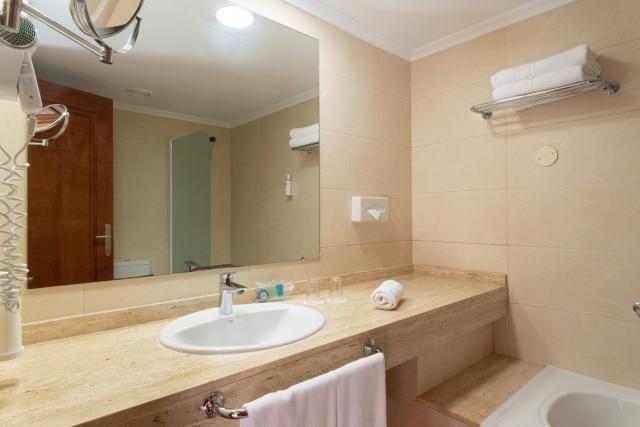 Hotel Landmar Costa Los Gigantes Family Resort