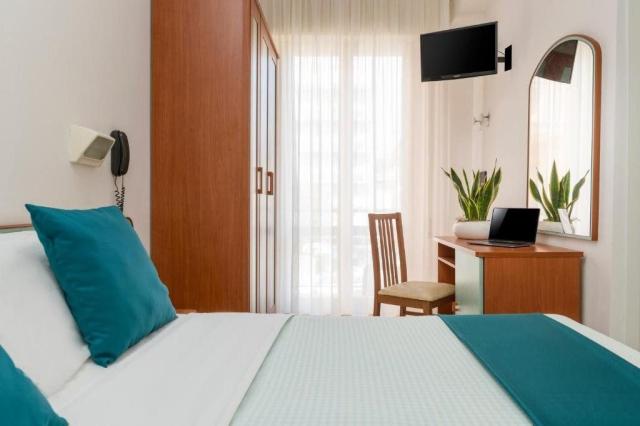 Hotel Tres Jolie
