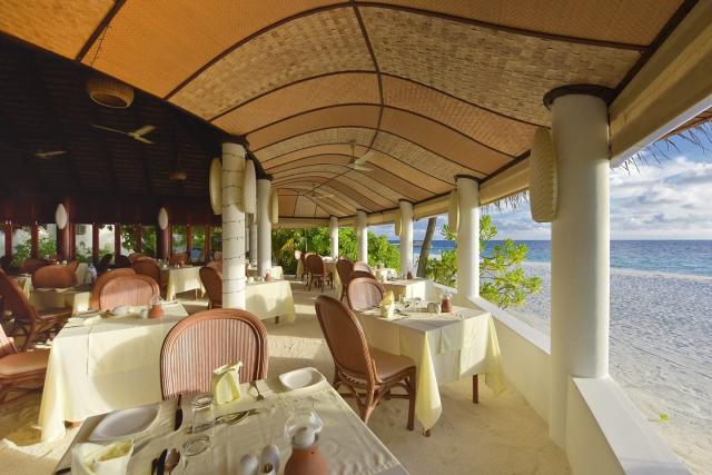 Angaga Island Resort