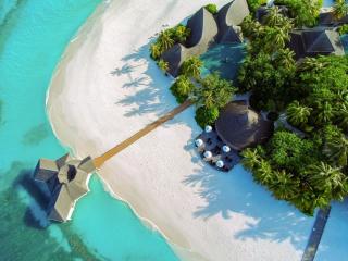 Angaga Island Resort