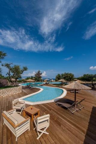 Elegance Luxury Suites