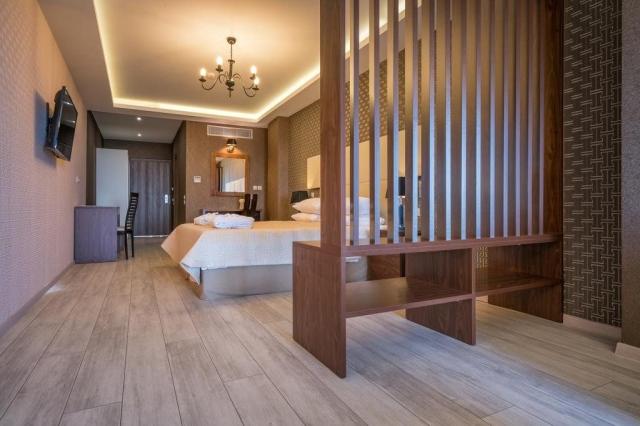 Elegance Luxury Suites