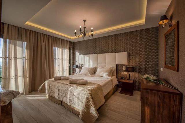 Elegance Luxury Suites