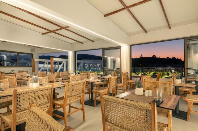 Hotel Ionis Art Luxury Suites