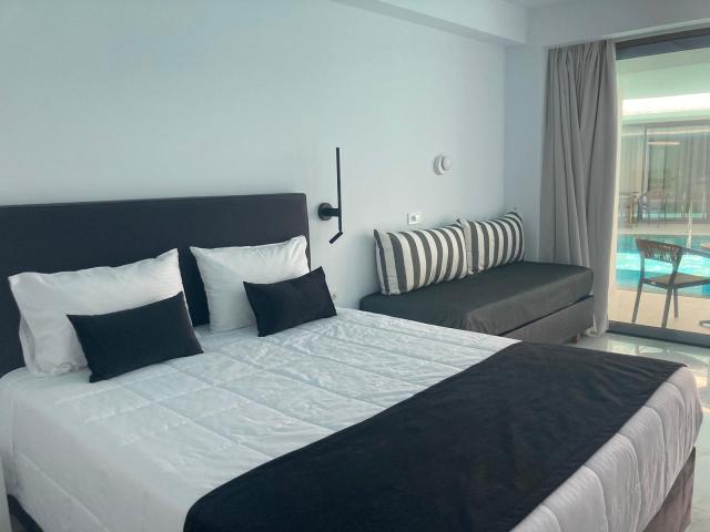 Hotel Ionis Art Luxury Suites