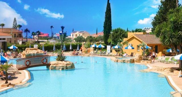 Hotel Makronisos Holiday Village