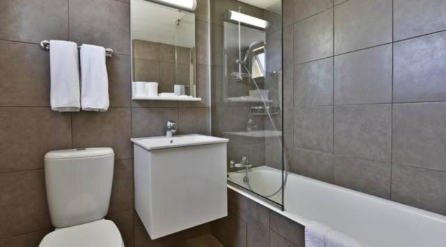 Hotel Makronisos Holiday Village