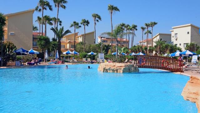 Hotel Makronisos Holiday Village