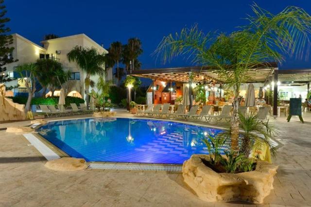 Hotel Makronisos Holiday Village