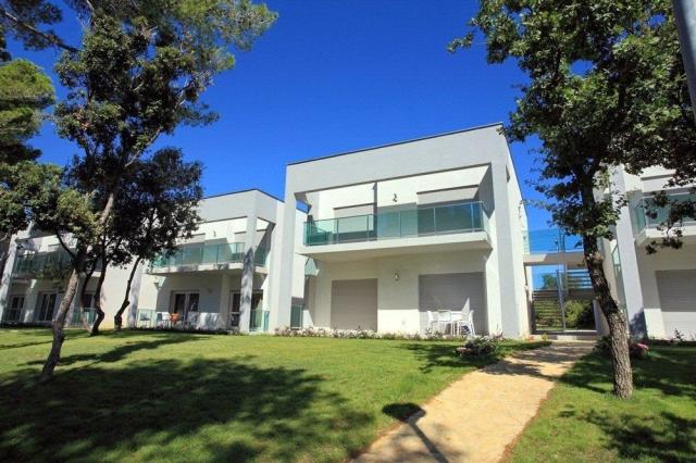 Crvena Luka Apartments & Villas