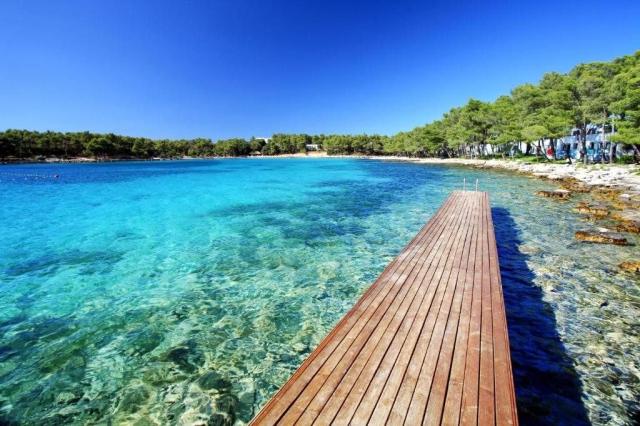 Crvena Luka Apartments & Villas